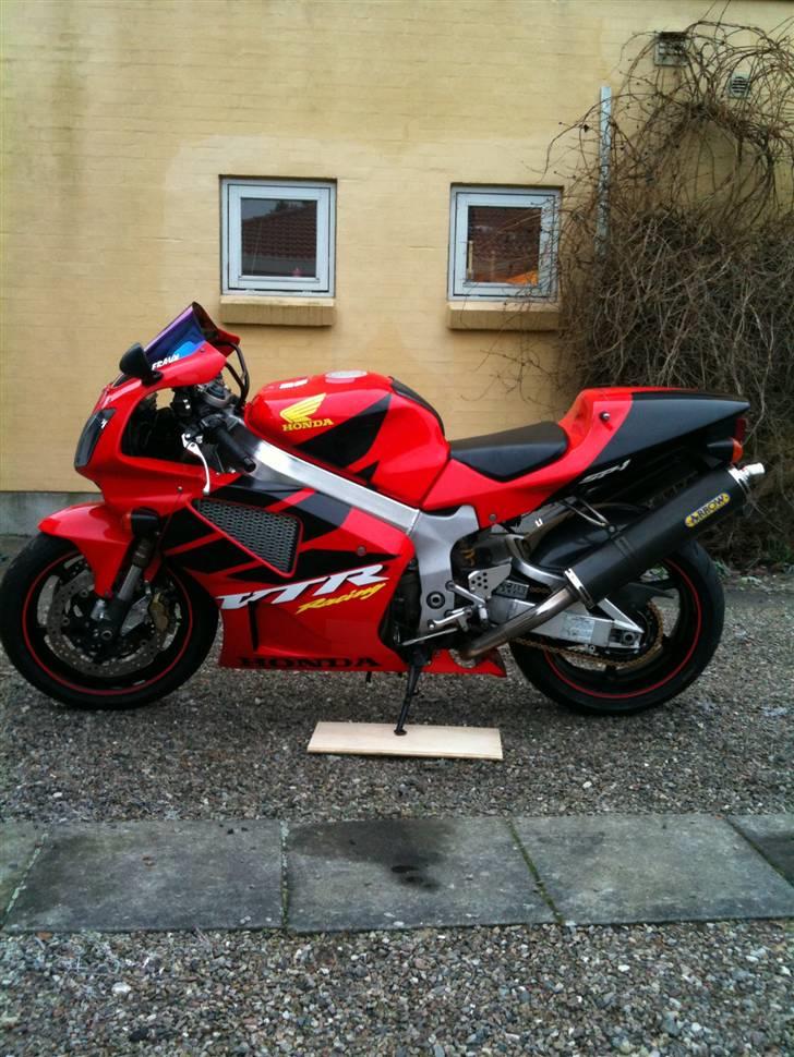 Honda VTR 1000 SP1 (solgt) billede 1