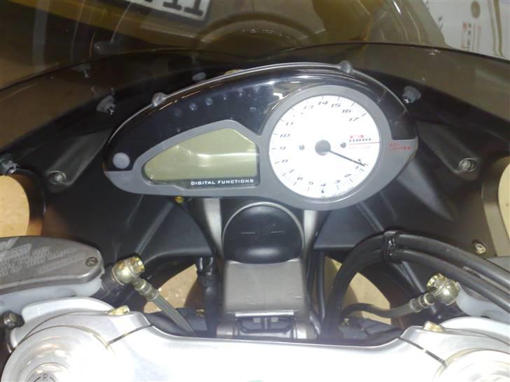 MV Agusta F4 1000 billede 4