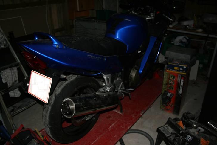 Honda CBR1100xx super blackbird - Glæder sig til klargøring billede 1