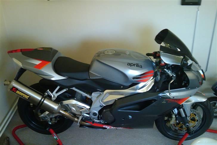 Aprilia RSV 1000 R..SOLGT jun2010 billede 3