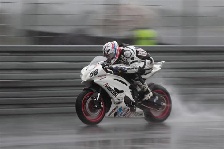 Yamaha A-YZF-R6 (Solgt.!) billede 2