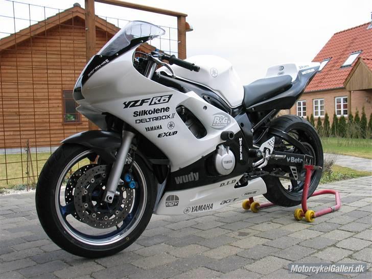 Yamaha YZF R6 *SOLGT* billede 2