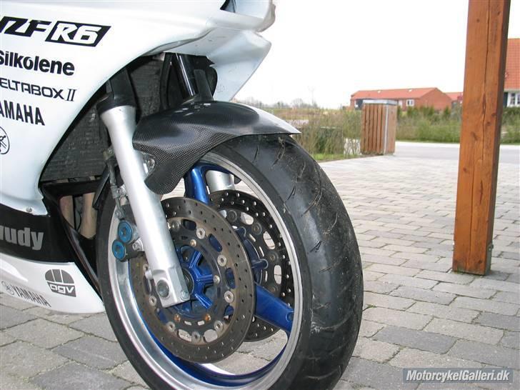 Yamaha YZF R6 *SOLGT* billede 4