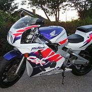 Honda CBR 400 RR Fireblade