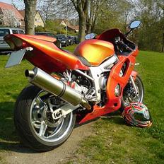 Yamaha R6