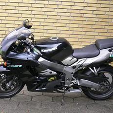 Kawasaki ZX9R  (SOLGT)