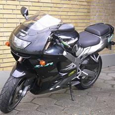 Kawasaki ZX9R  (SOLGT)