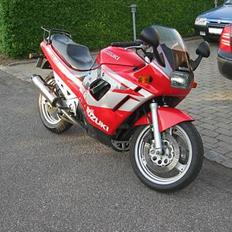 Suzuki gsx 750 f --SOLGT--
