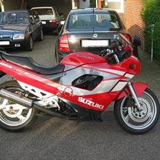 Suzuki gsx 750 f --SOLGT--