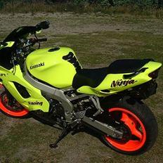 Kawasaki ZX9R