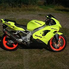 Kawasaki ZX9R