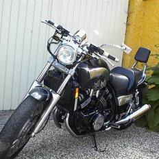 Yamaha Vmax. [power-cruiser]