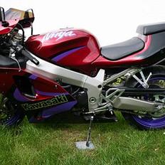 Kawasaki Ninja ZX7R  