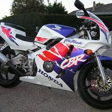 Honda CBR 400 RR Fireblade