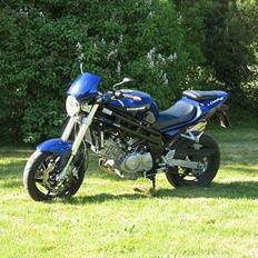 Hyosung GT650 Comet