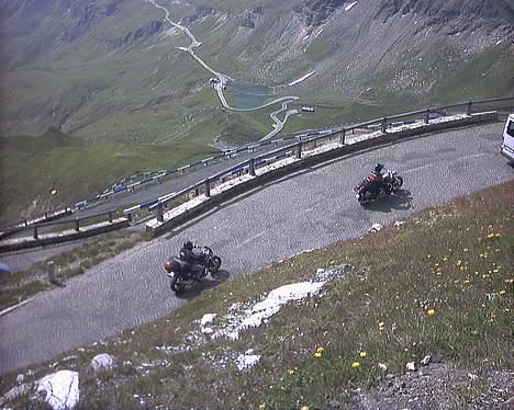 Kawasaki ZZR 1100  R.I.P. - Sådan nogle veje skulle vi have i Danmark billede 5