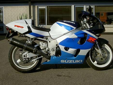 Suzuki "Solgt" GSX-R 750 - Foran MP-Motorcykler. Klar til afhentning. billede 2