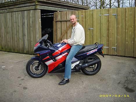 Honda CBR-1000F Dual Brake - Her er hun så, min dejlige CBR... billede 1