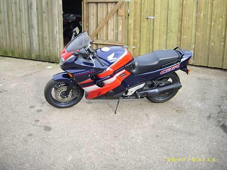 Honda CBR-1000F Dual Brake - Sådan ser hun ud, sådan kører hun... billede 3