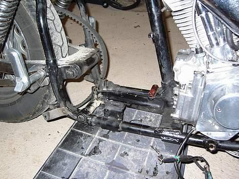 Harley Davidson Svingstel HD  - Tjaa, det kunne kun pynte at få malet det stel billede 3