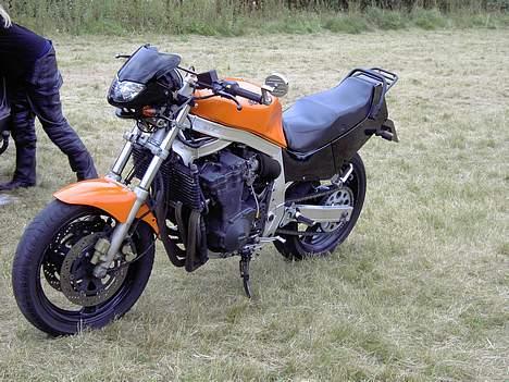 Suzuki GSX1100R - Sådan er min gixer kommet til at se ud. billede 4