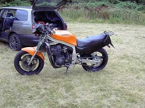 Suzuki GSX1100R - nyt udseende fra en anden vinkel billede 5