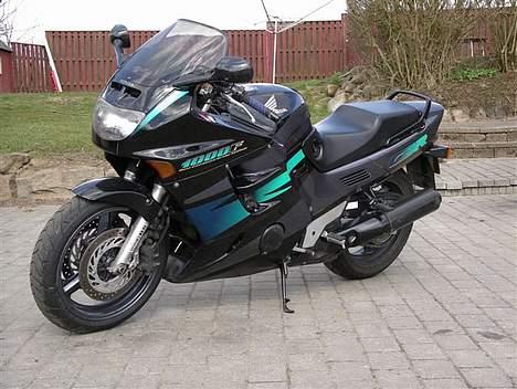 Honda CBR1000F SC24 [SOLGT] billede 1