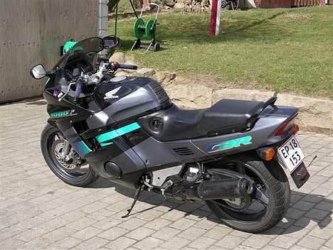 Honda CBR1000F SC24 [SOLGT] billede 2