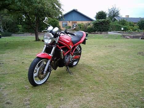 Suzuki bandt 400 solgt billede 4