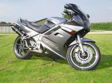 Honda VFR 750 F billede 6