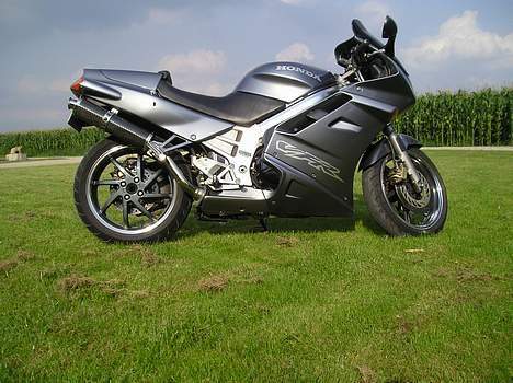 Honda VFR 750 F billede 7