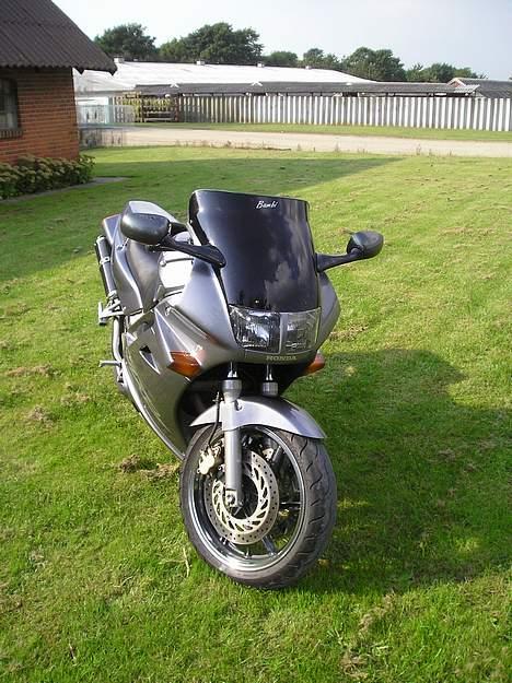 Honda VFR 750 F billede 8