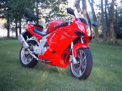 Hyosung GT650R billede 4