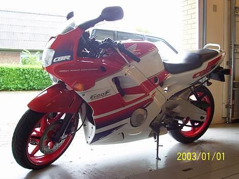 Honda CBR 600 F2 - SOLGT billede 3