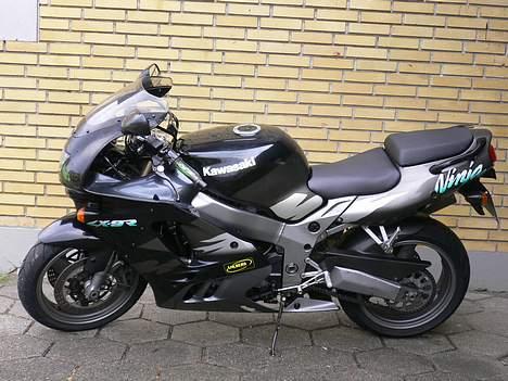 Kawasaki ZX9R  (SOLGT) billede 2