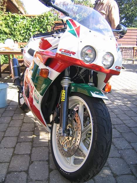 Honda CBR 400 RR (Solgt) billede 5