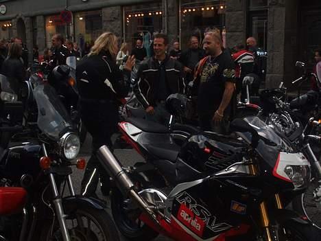 Aprilia RSVR - Bakke lukning 05 billede 3