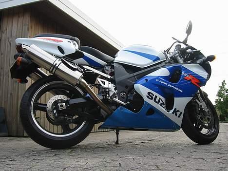 Suzuki TL1000R - Så er stellet næsten blevet sort. billede 4