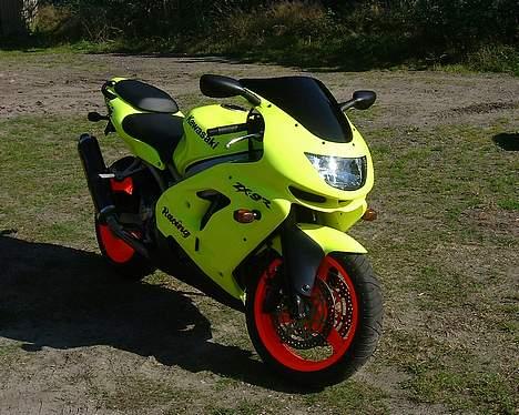 Kawasaki ZX9R billede 4