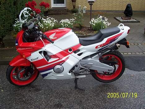 Honda CBR 600 F2 - SOLGT - Klar til at blive vasket... billede 8
