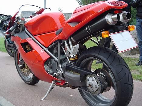Ducati 748 - Tjae venstre side som den så ud før en grødbonde bakkede ind i min cykel, og væltede den :o( billede 2