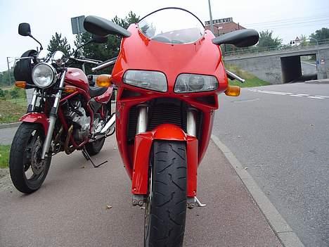 Ducati 748 - Den "ægte", og en wannabe .. ;-) arh, undskyld, Margit.. hehe billede 3