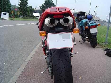 Ducati 748 - Den røde torden og fotografens familie-BMW.. ;-) billede 4