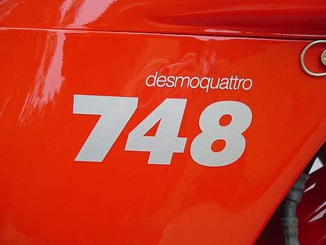 Ducati 748 - Skulle der være enkelte, der er i tvivl om størrelsen.. ;-) billede 8