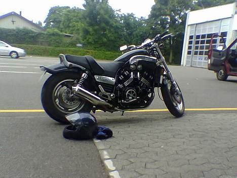 Yamaha Vmax. [power-cruiser] - Venter på syn,dagen efter jeg fik den. billede 2
