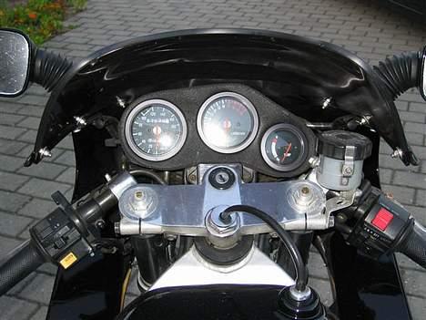 Suzuki GSXR 400R billede 2