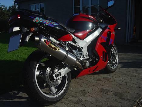 Kawasaki ZX9R billede 3