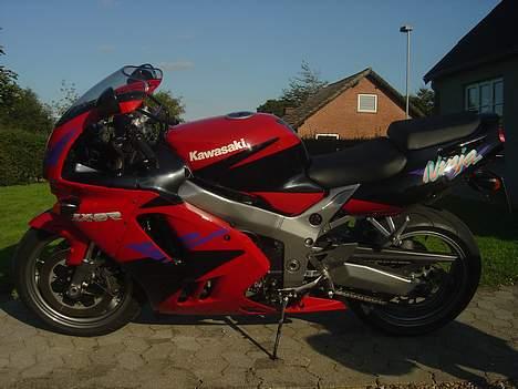 Kawasaki ZX9R billede 5