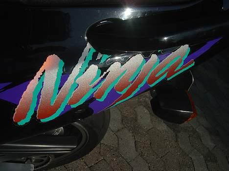 Kawasaki ZX9R billede 8