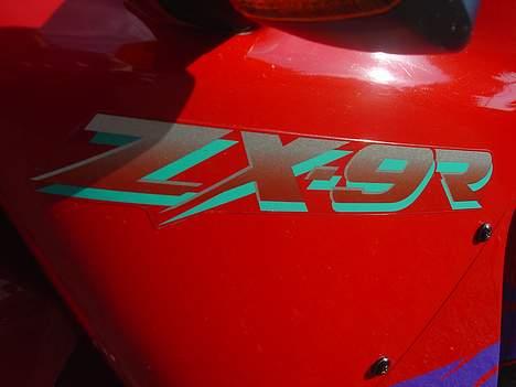 Kawasaki ZX9R billede 9